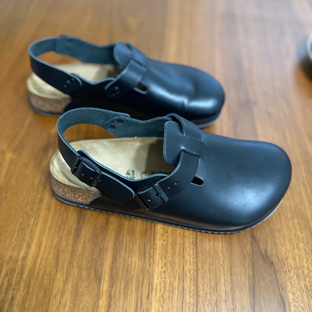 Birkenstock Tokio Super Grip size 41 (men’s size 8) worn once. Retail $155.